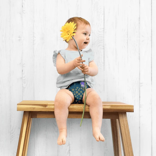 Bambino Mio Luier Overbroekje Mioduo, Zonnebloemveld, Maat 2 (9Kg+) - Afbeelding 2