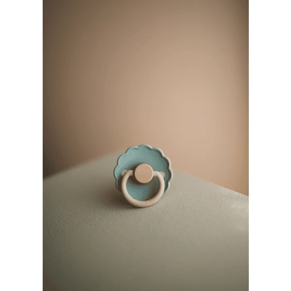 FRIGG Fopspeen Daisy Latex, Rose Gold/Willow 0-6 Maanden, 2 Stuks - Afbeelding 4